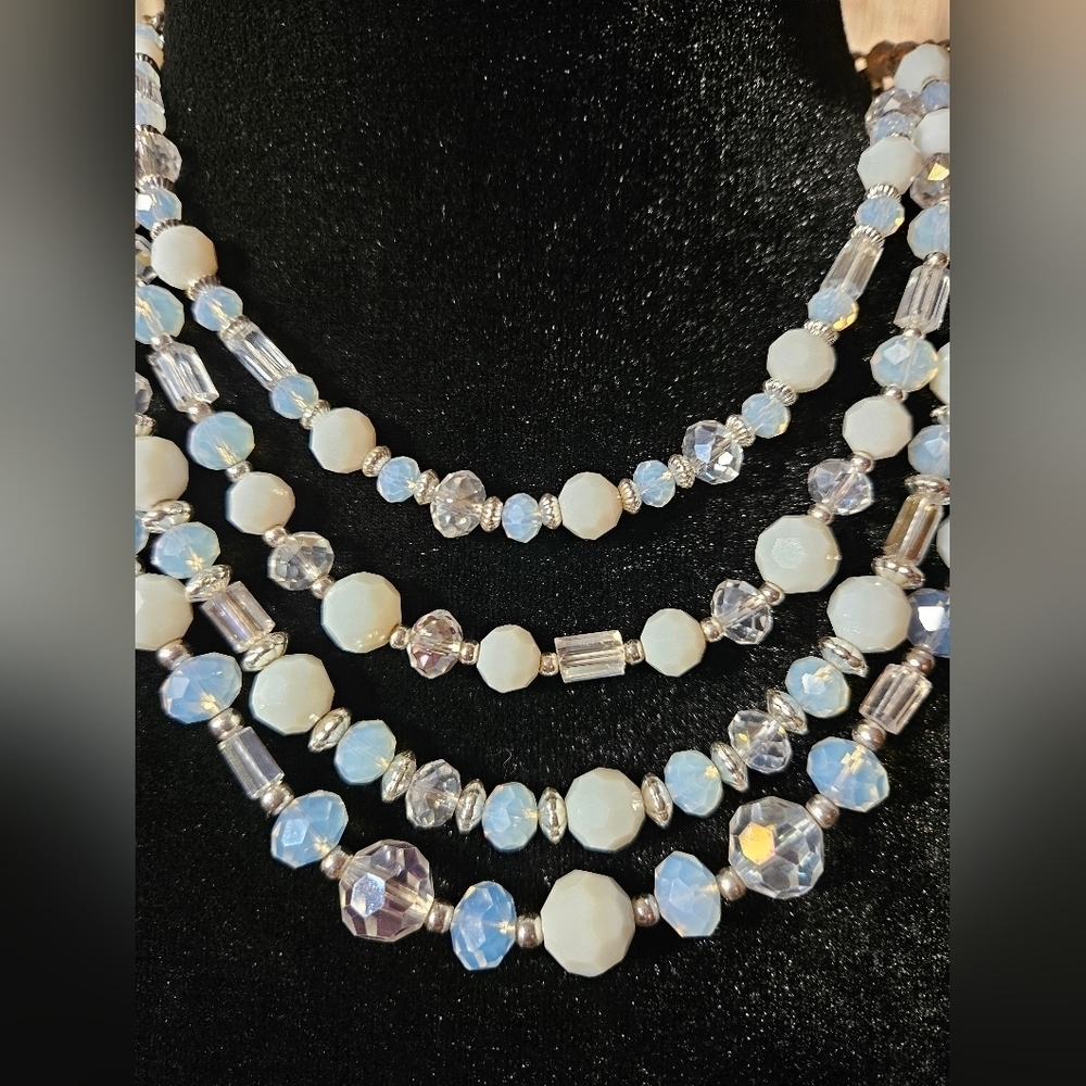Multi Layered Aurora Beaded Necklace NWOT - Picture 3 of 4